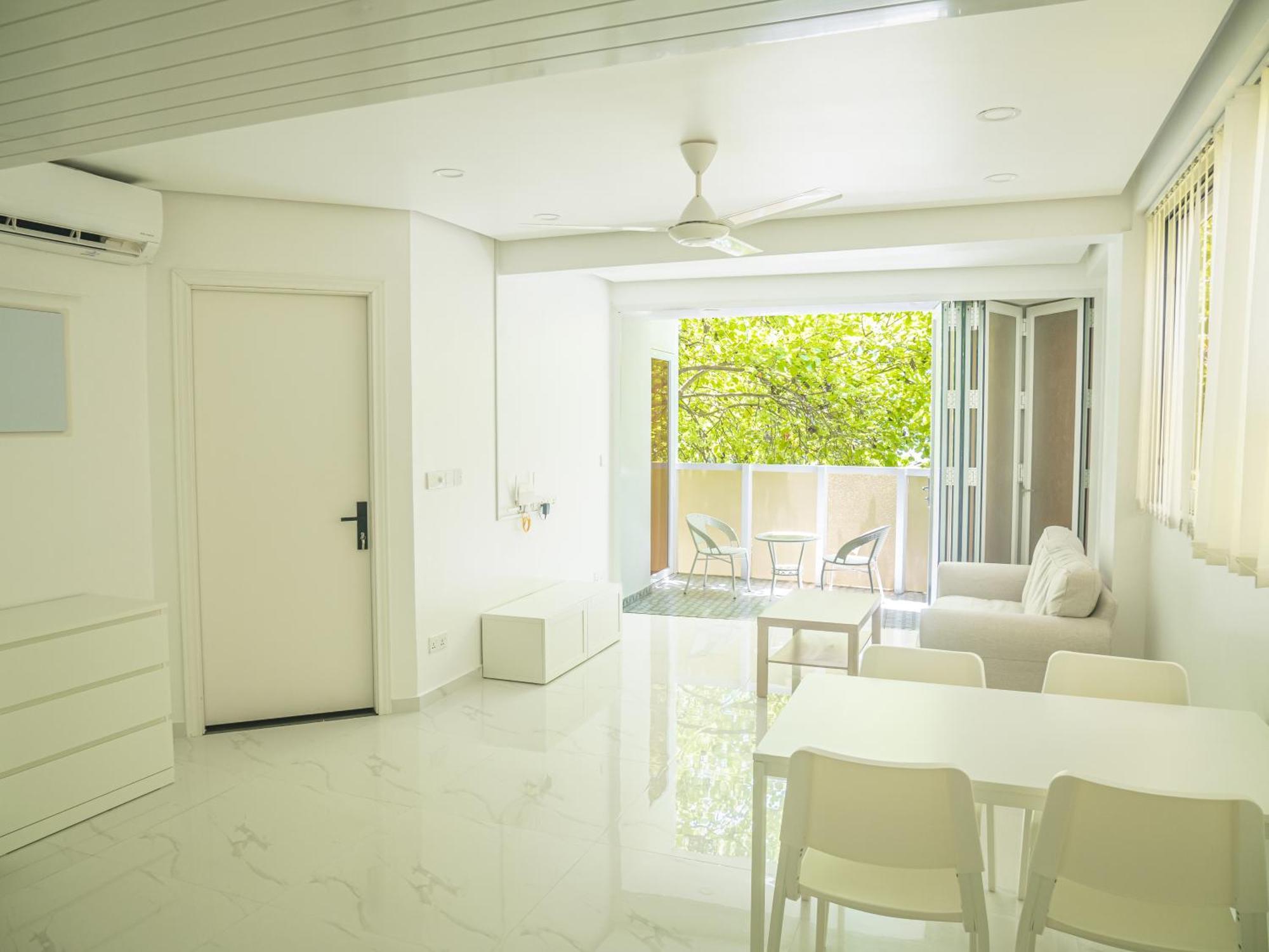 Beachfront Apartment 말레 외부 사진