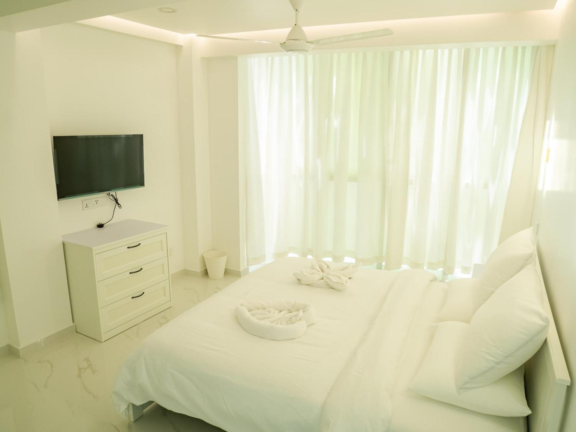 Beachfront Apartment 말레 외부 사진